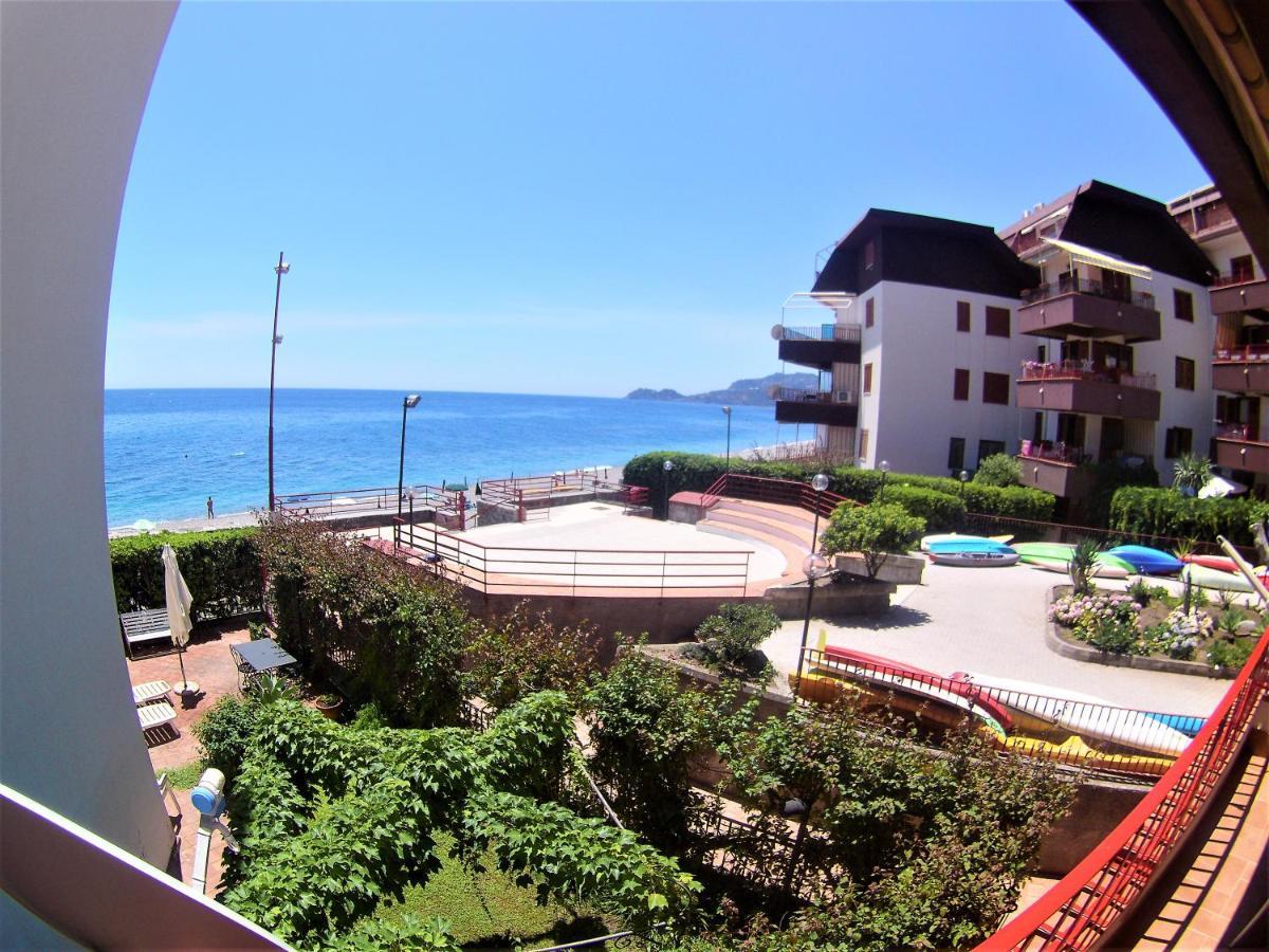Sea Beach Taormina Apartment Letojanni Extérieur photo